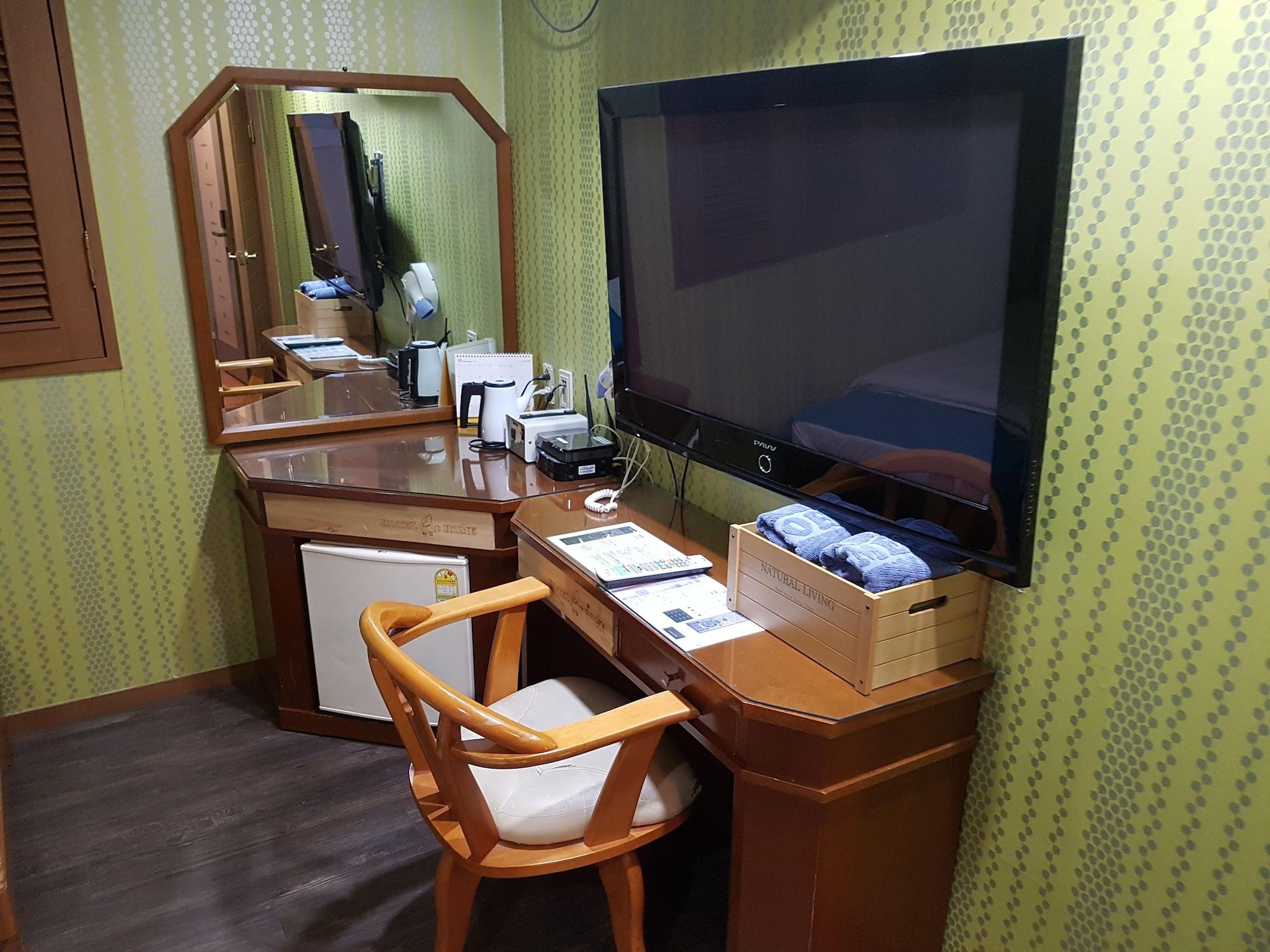 Hotel At Home Seoul Exterior photo